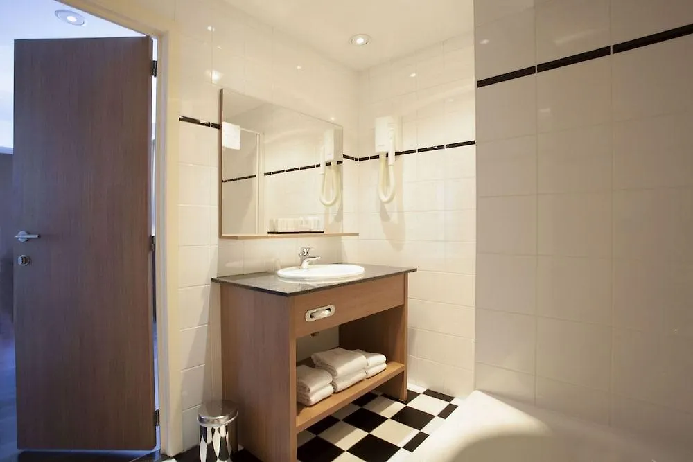 Theater Hotel Amberes 4*,