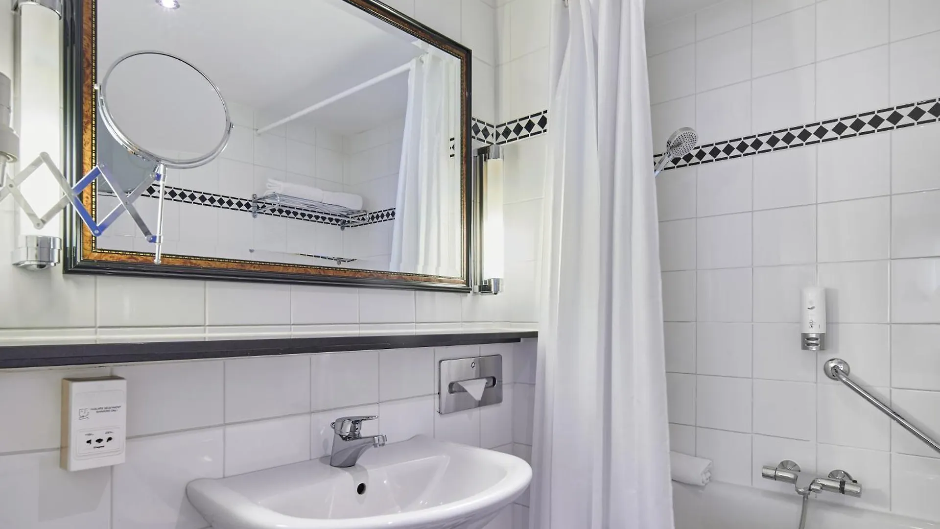 Theater Hotel Amberes 4*,  Bélgica